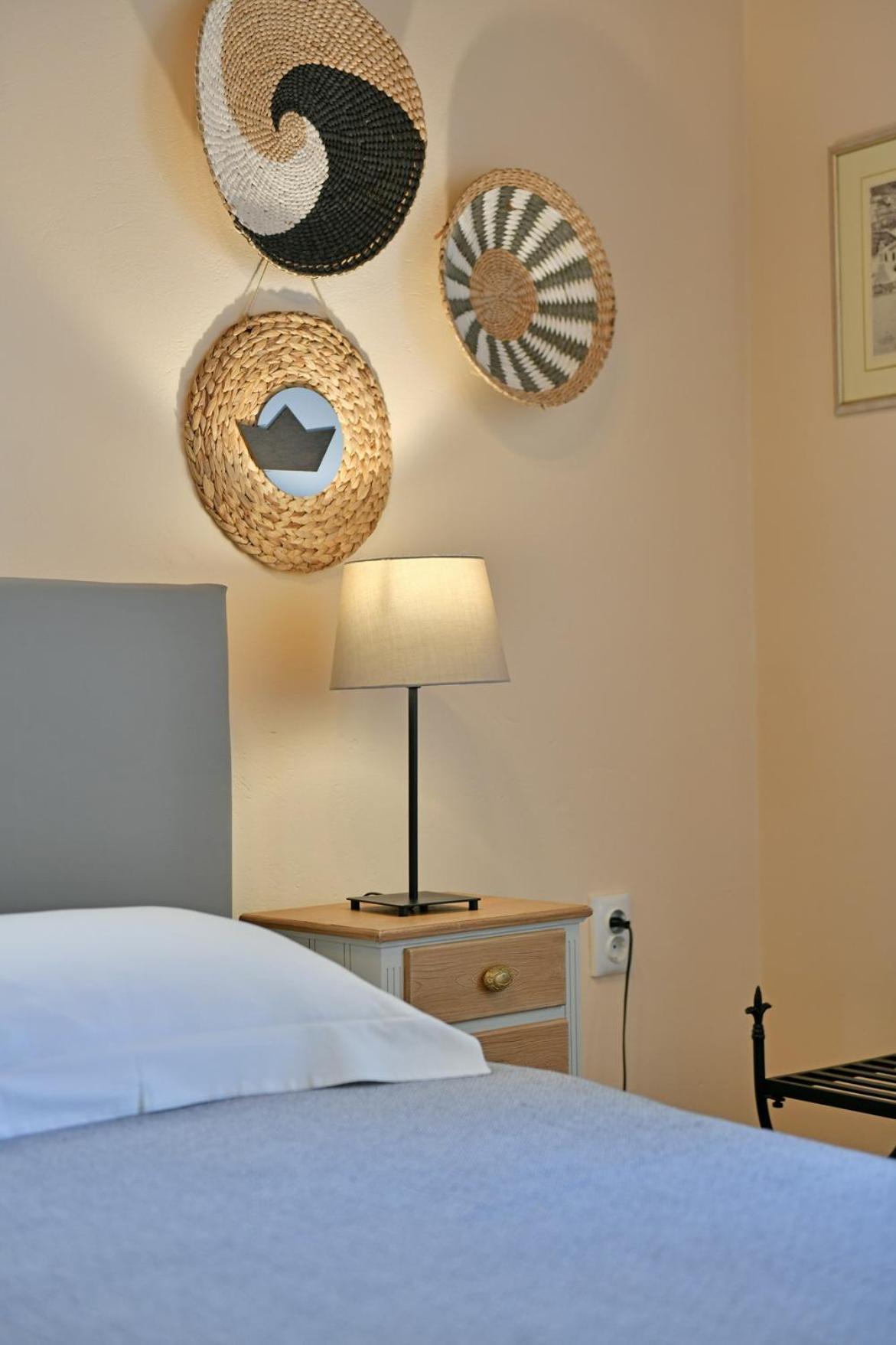 הידרה Athina Guesthouse מראה חיצוני תמונה