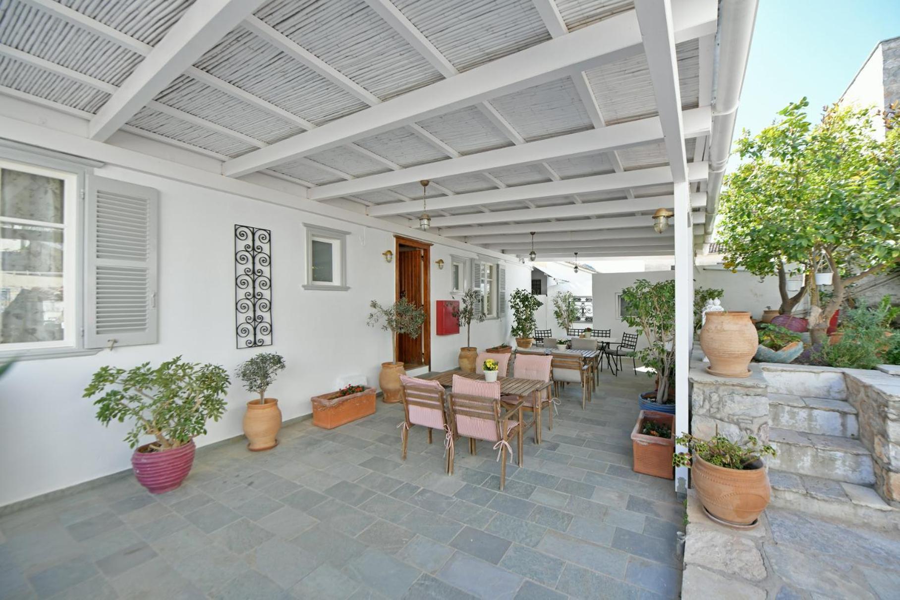 הידרה Athina Guesthouse מראה חיצוני תמונה