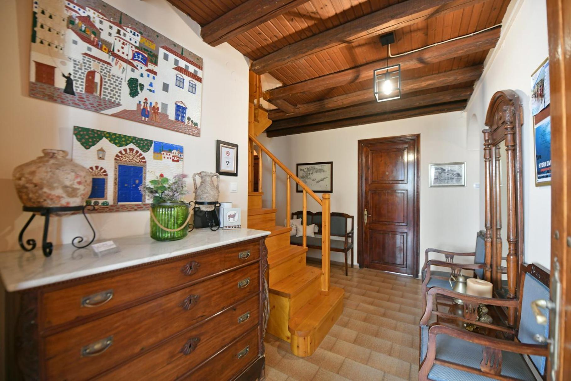 הידרה Athina Guesthouse מראה חיצוני תמונה