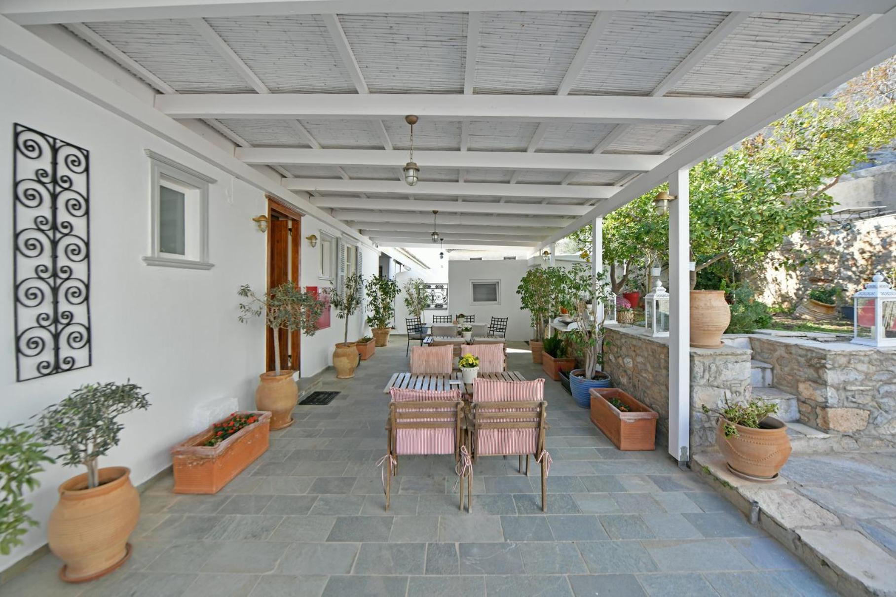 הידרה Athina Guesthouse מראה חיצוני תמונה