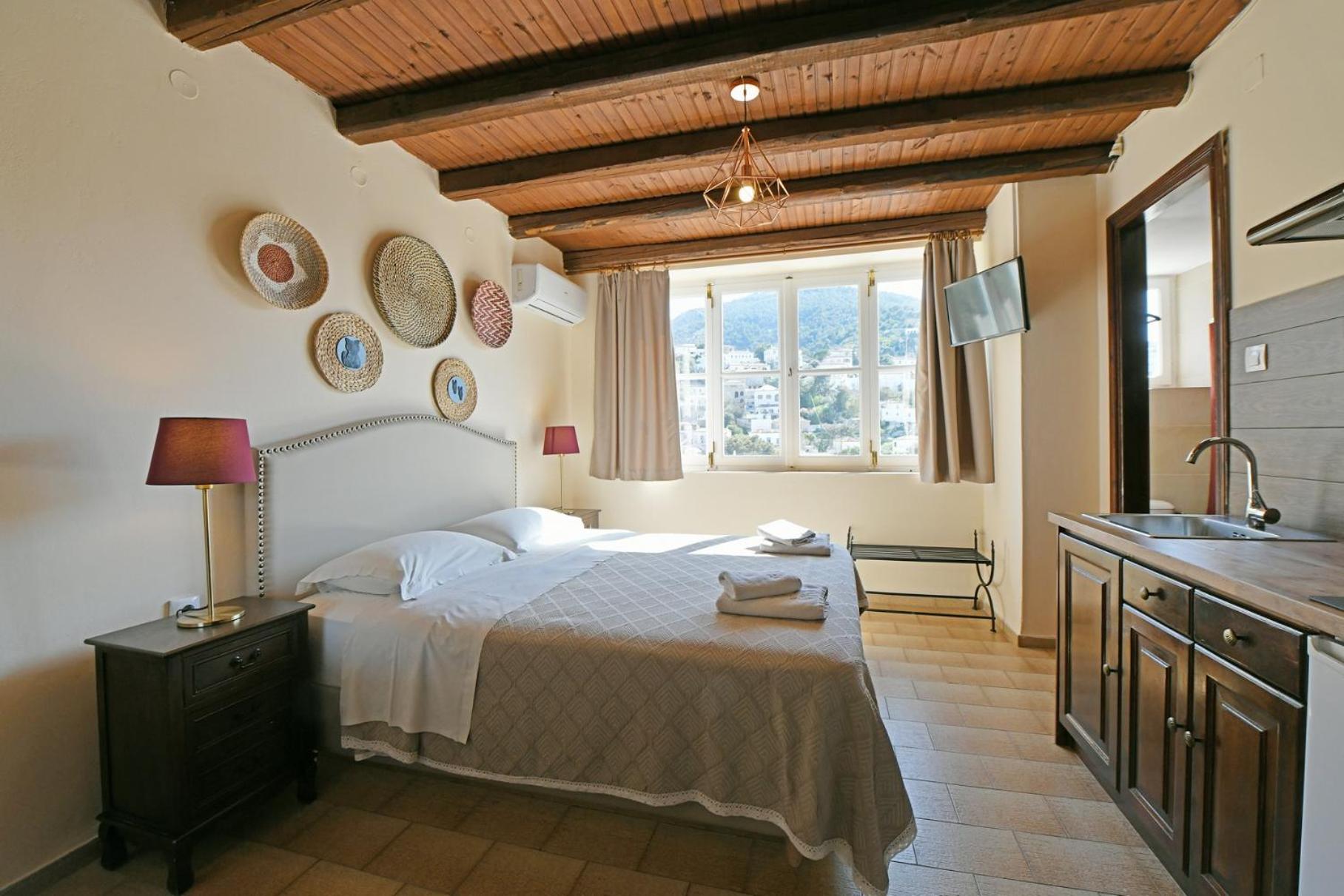 הידרה Athina Guesthouse מראה חיצוני תמונה