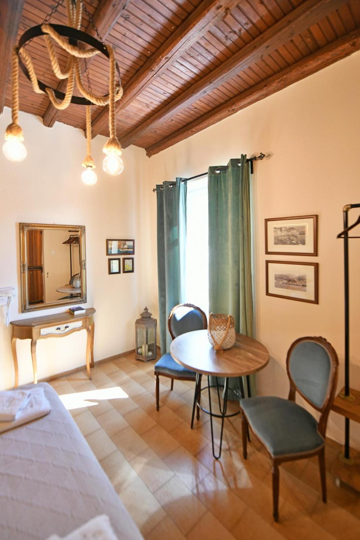 הידרה Athina Guesthouse מראה חיצוני תמונה