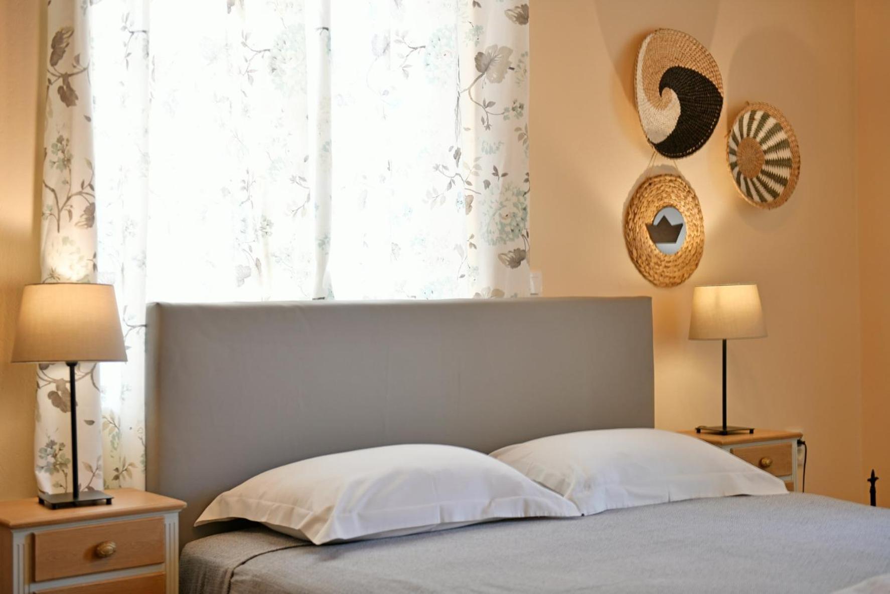 הידרה Athina Guesthouse מראה חיצוני תמונה